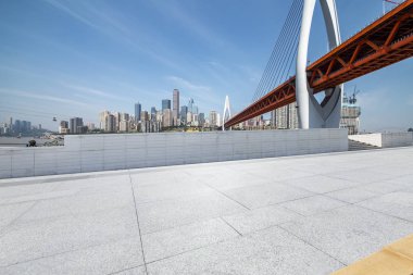 Panoramik silüet ve modern iş ofisi binaları
