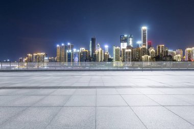 Panoramik silüet ve modern iş ofisi binaları