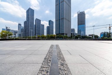 Panoramik silüet ve modern iş ofisi binaları