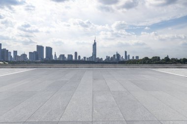 Panoramik silüet ve modern iş ofisi binaları