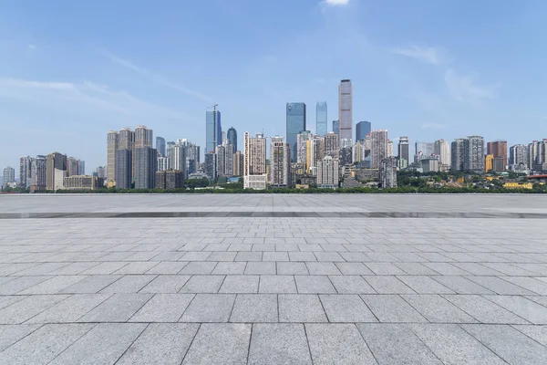 Panoramik silüet ve modern iş ofisi binaları