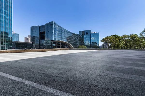 Panoramic skyline and modern business office buildings with empt — Stock Photo, Image