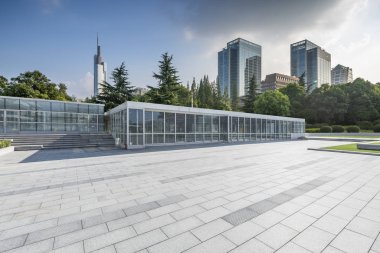 Panoramik silüet ve modern iş ofisi binaları