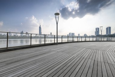 Panoramik silüet ve modern iş ofisi binaları