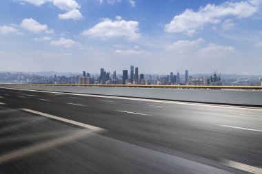 Panoramik silüet ve modern iş ofisi binaları