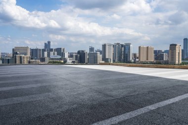 Panoramik silüet ve modern iş ofisi binaları