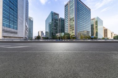 Panoramik silüet ve modern iş ofisi binaları