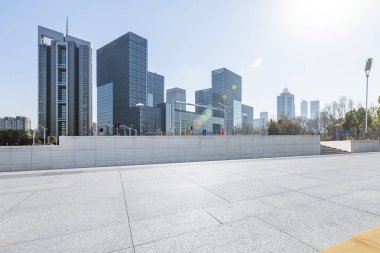 Panoramik silüet ve modern iş ofisi binaları