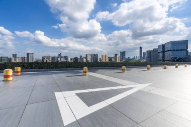 Panoramik silüet ve modern iş ofisi binaları