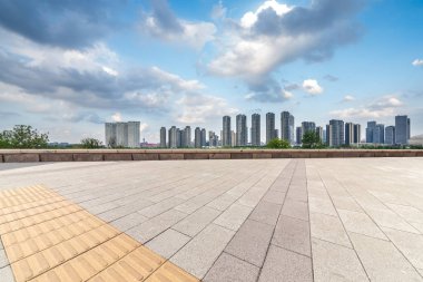 Panoramik silüet ve modern iş ofisi binaları