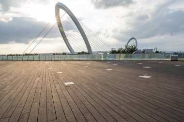 Panoramik silüet ve modern iş ofisi binaları