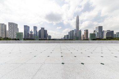 Panoramik silüet ve modern iş ofisi binaları