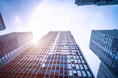 B karşı iş bölgesinde modern gökdelenlerin alttan görünüm