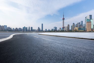 Panoramik silüet ve modern iş ofisi binaları
