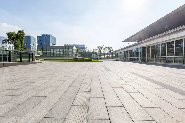 Moderno edificio de oficinas de negocios exterior — Foto de Stock