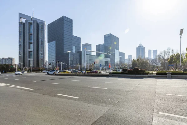 Panoramik silüet ve modern iş ofisi binaları