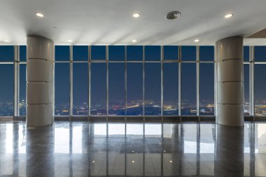 modern iş binaları ve şehir manzarası