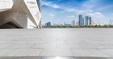 Panoramik silüet ve modern iş ofisi binaları