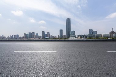 Panoramik silüet ve modern iş ofisi binaları