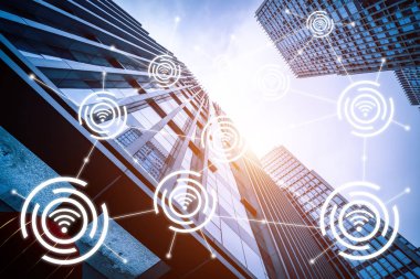 Wifi simgeleri bağlantısı, networ ile mavi tonda modern binalar