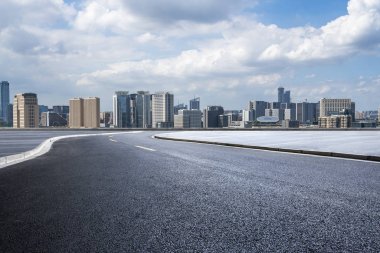 Panoramik silüet ve modern iş ofisi binaları