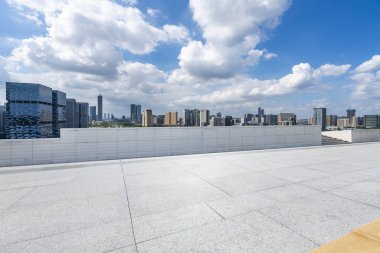 Panoramik silüet ve modern iş ofisi binaları