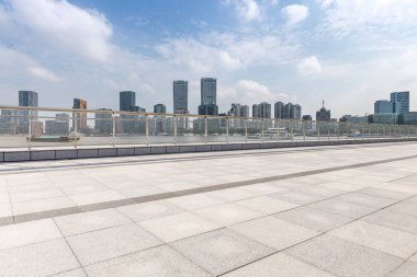 Panoramik silüet ve modern iş ofisi binaları