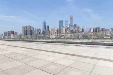 Panoramik silüet ve modern iş ofisi binaları