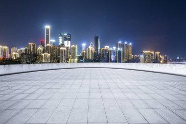 Panoramik silüet ve modern iş ofisi binaları