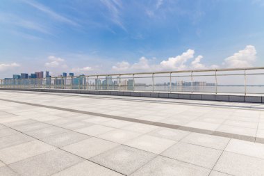 Panoramik silüet ve modern iş ofisi binaları