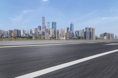 Panoramik silüet ve modern iş ofisi binaları