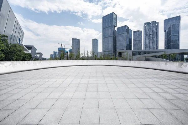 Skyline Panoramico Moderni Edifici Uffici Con Strada Vuota — Foto Stock