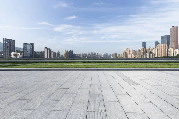 Panoramik silüet ve modern iş ofisi binaları