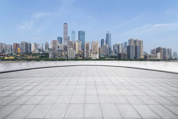 Panoramik silüet ve modern iş ofisi binaları