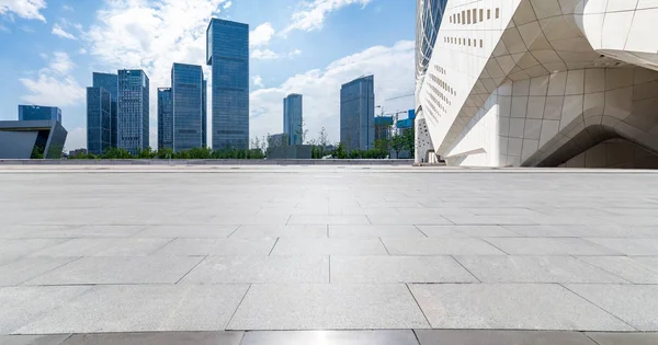 Panoramik silüet ve modern iş ofisi binaları