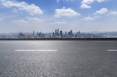 Panoramik silüet ve modern iş ofisi binaları