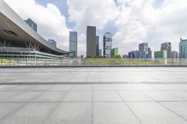 Panoramik silüet ve modern iş ofisi binaları