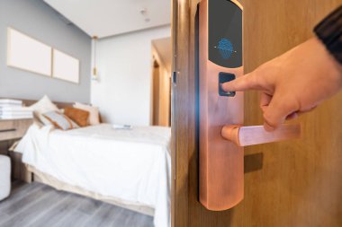 Kapı kilidi ile akıllı ev