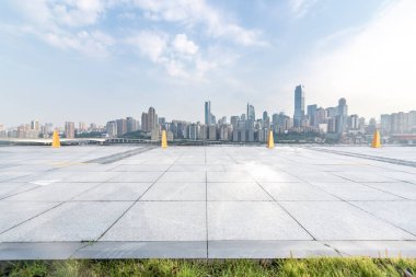 Panoramik silüet ve modern iş ofisi binaları