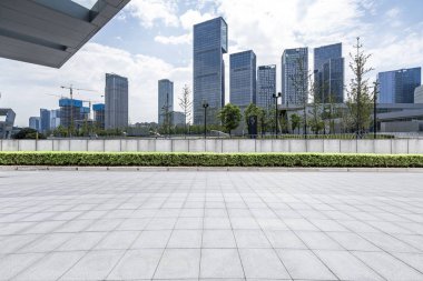 Panoramik silüet ve modern iş ofisi binaları