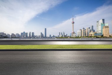 Panoramik silüet ve modern iş ofisi binaları