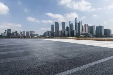 Panoramik silüet ve modern iş ofisi binaları