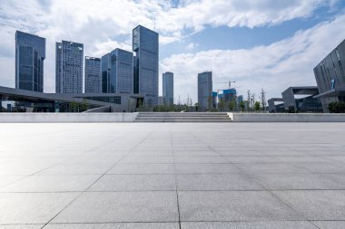 Panoramik silüet ve modern iş ofisi binaları