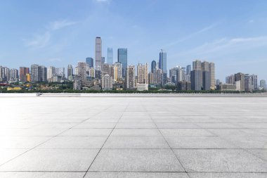 Panoramik silüet ve modern iş ofisi binaları