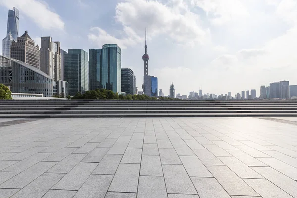 Panoramik silüet ve modern iş ofisi binaları