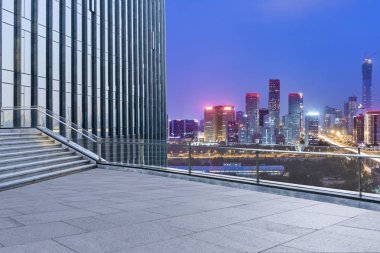 Panoramik silüet ve modern iş ofisi binaları