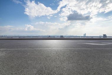 Panoramik silüet ve modern iş ofisi binaları