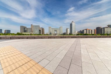 Panoramik silüet ve modern iş ofisi binaları