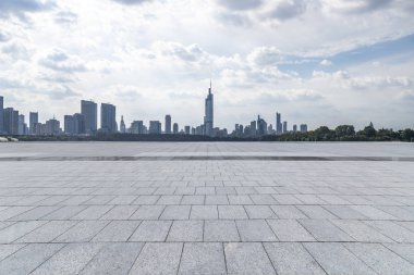 Panoramik silüet ve modern iş ofisi binaları