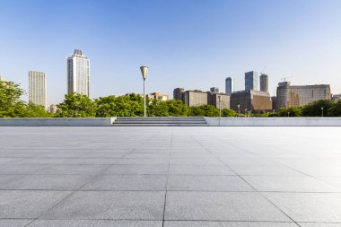 Panoramik silüet ve modern iş ofisi binaları